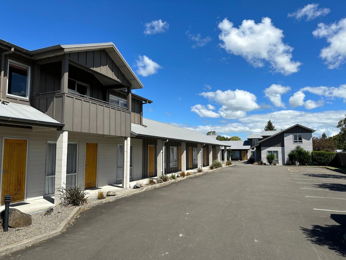 Arena Lodge Palmerston North Exterior photo